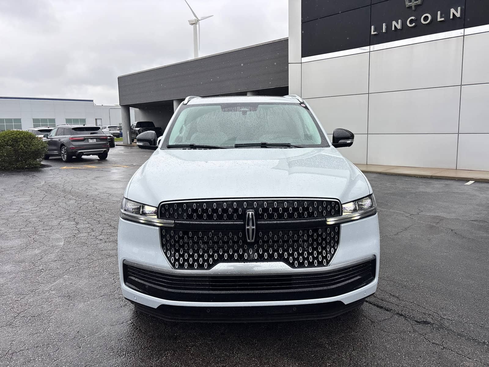 2026 Lincoln Navigator - Image 2