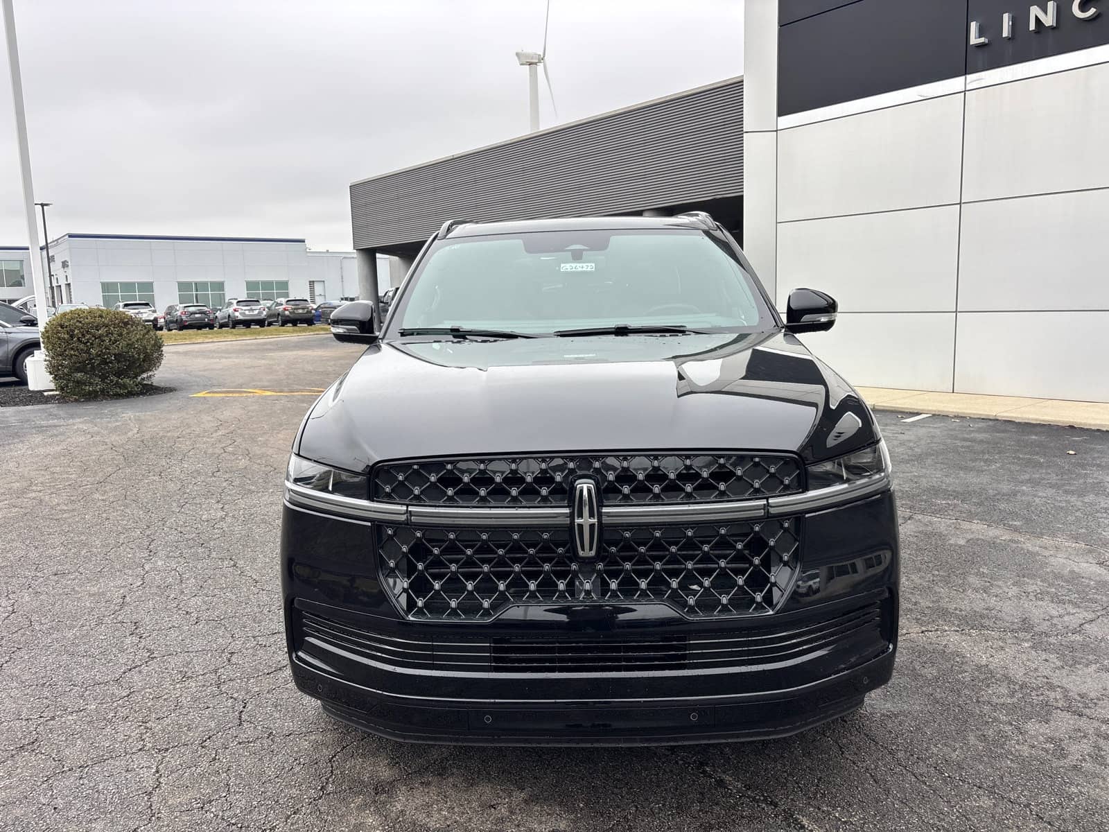 2026 Lincoln Navigator - Image 2