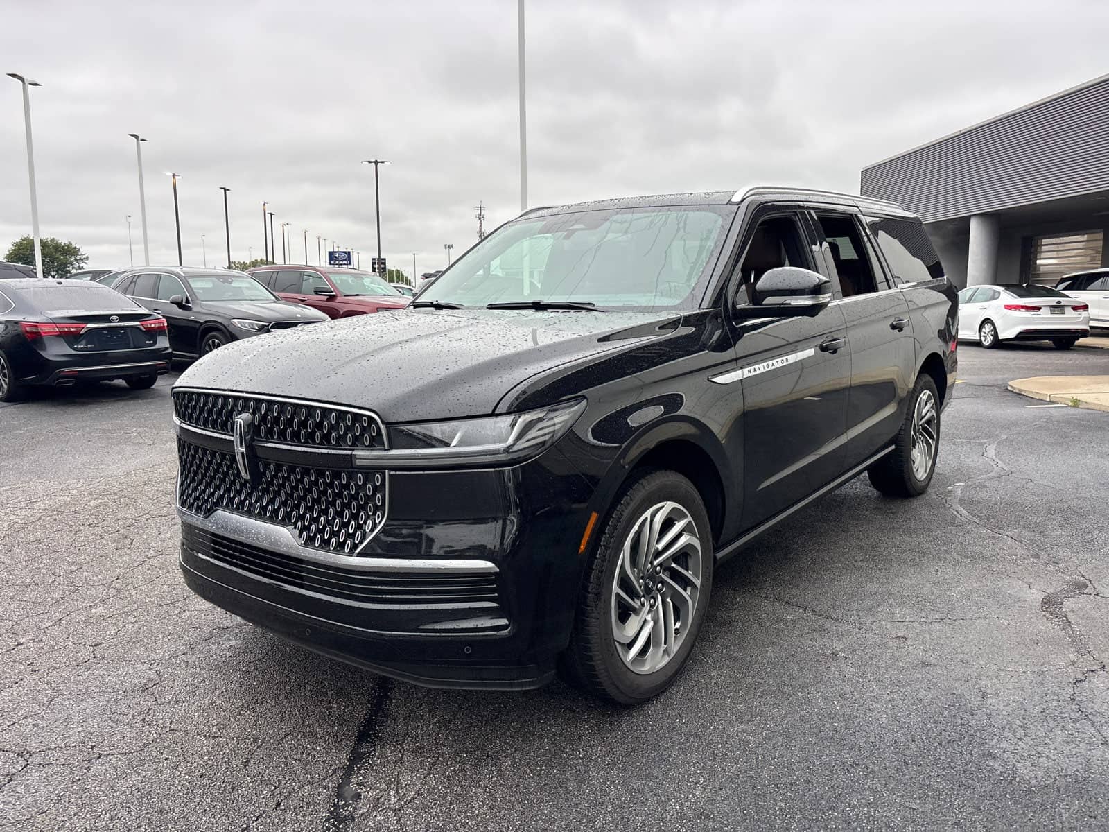 2026 Lincoln Navigator - Image 3