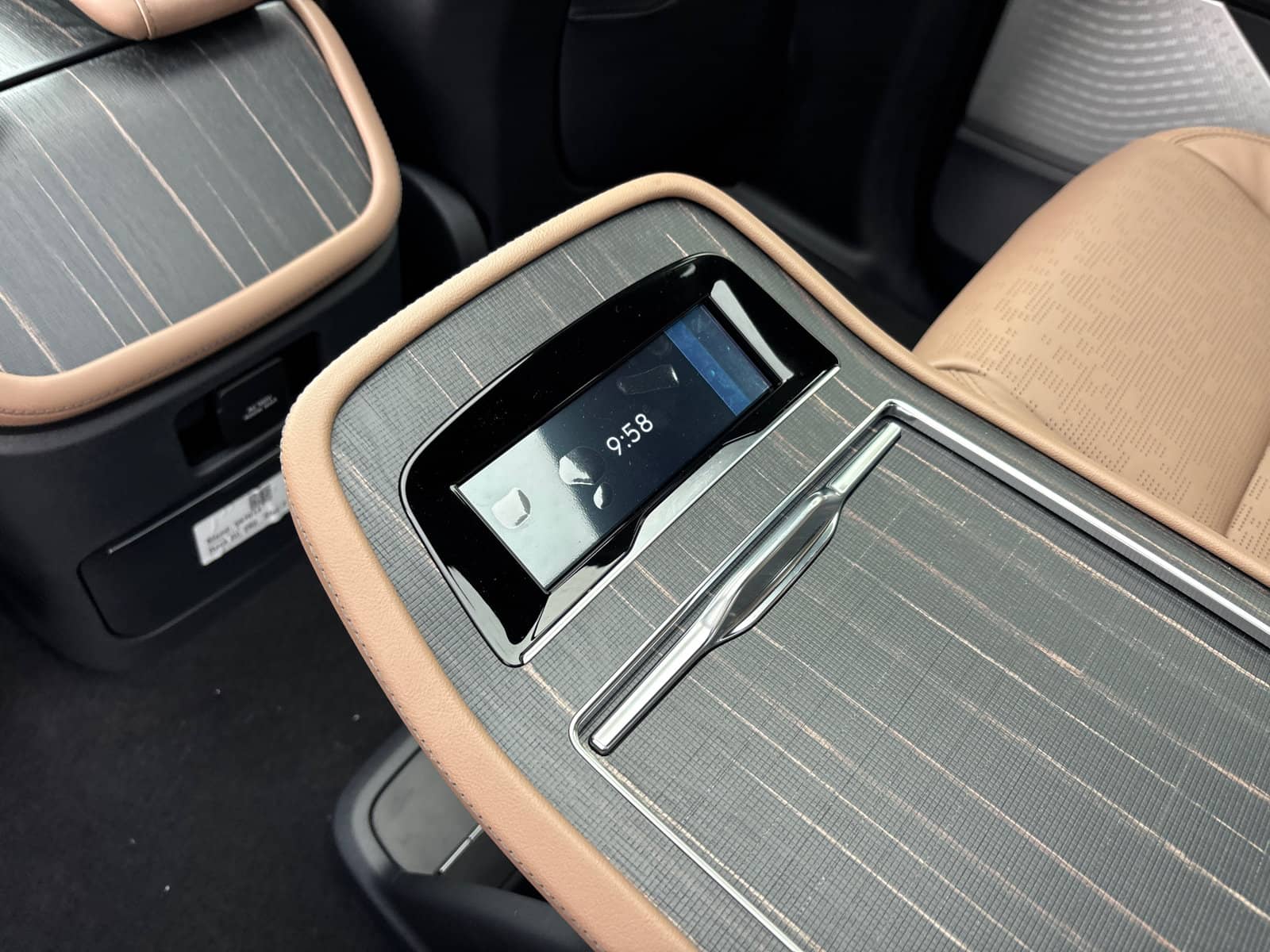 2026 Lincoln Navigator - Image 33