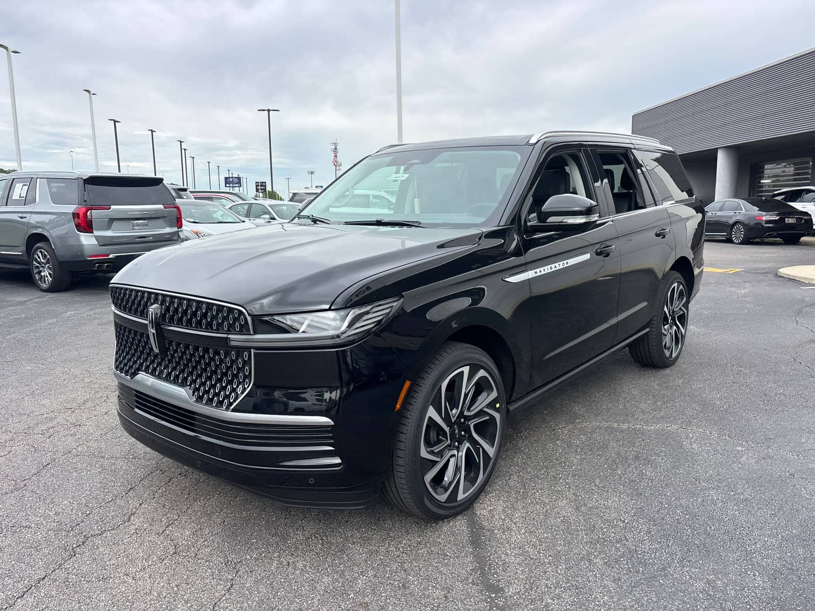 2026 Lincoln Navigator - Image 3