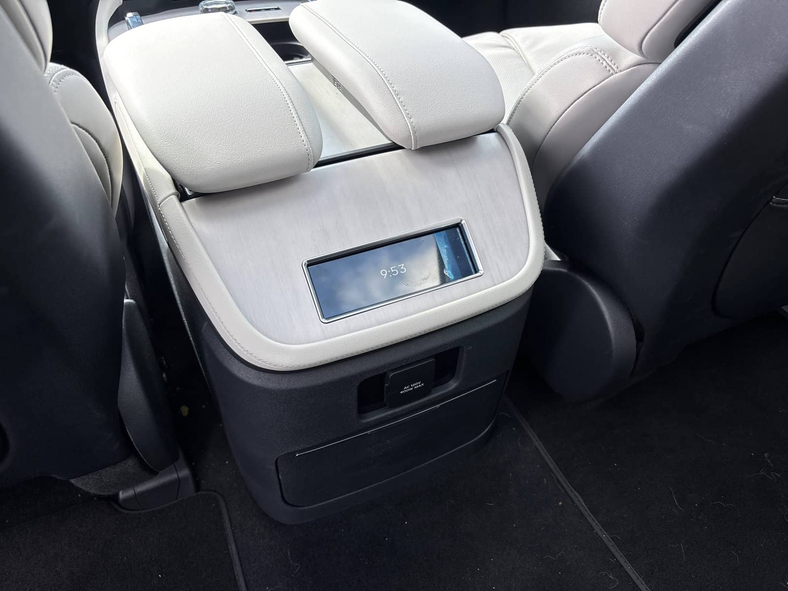 2026 Lincoln Navigator - Image 30