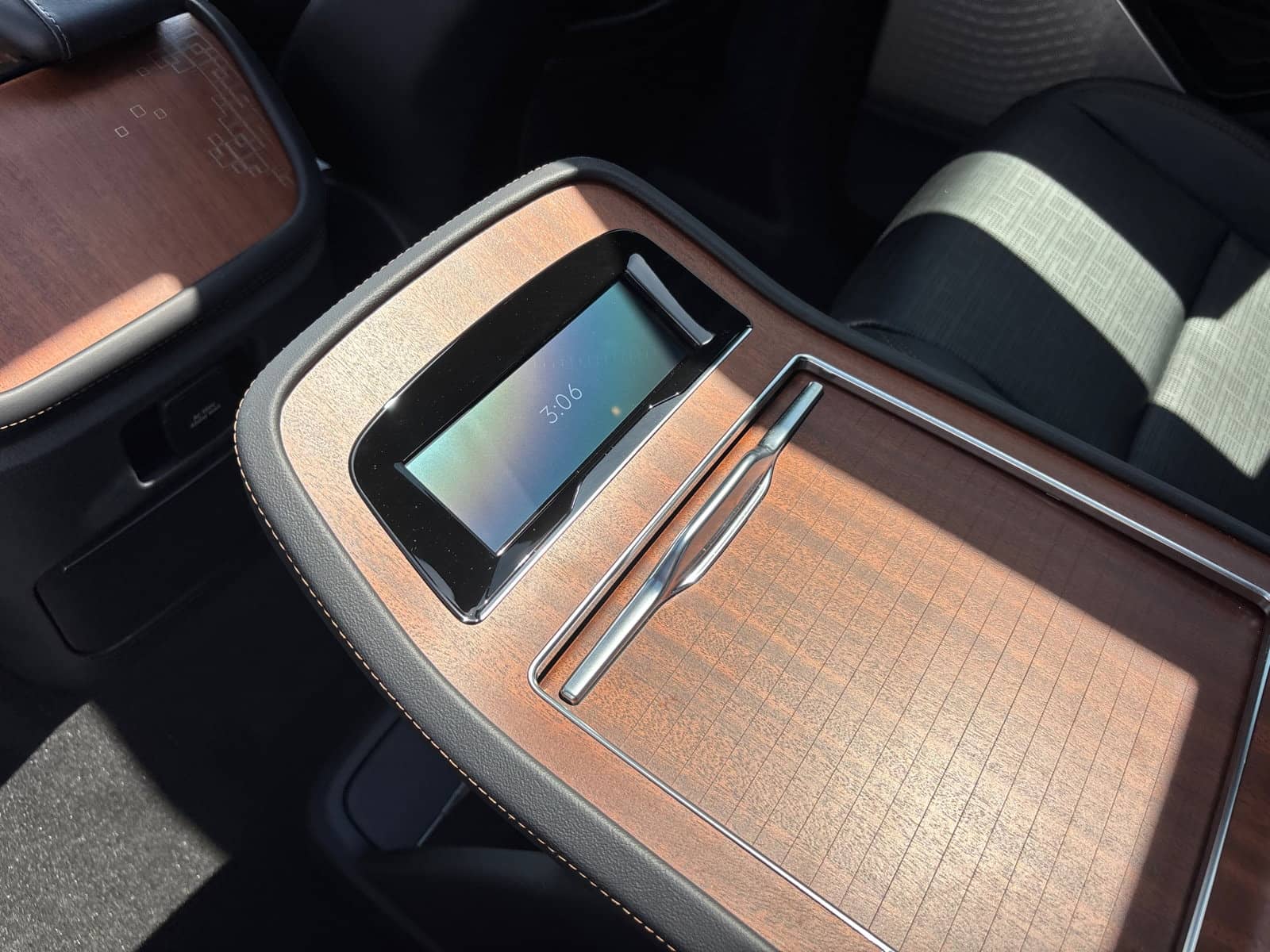 2026 Lincoln Navigator - Image 33