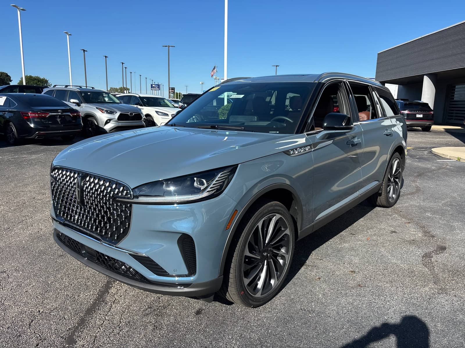 2026 Lincoln Aviator - Image 3