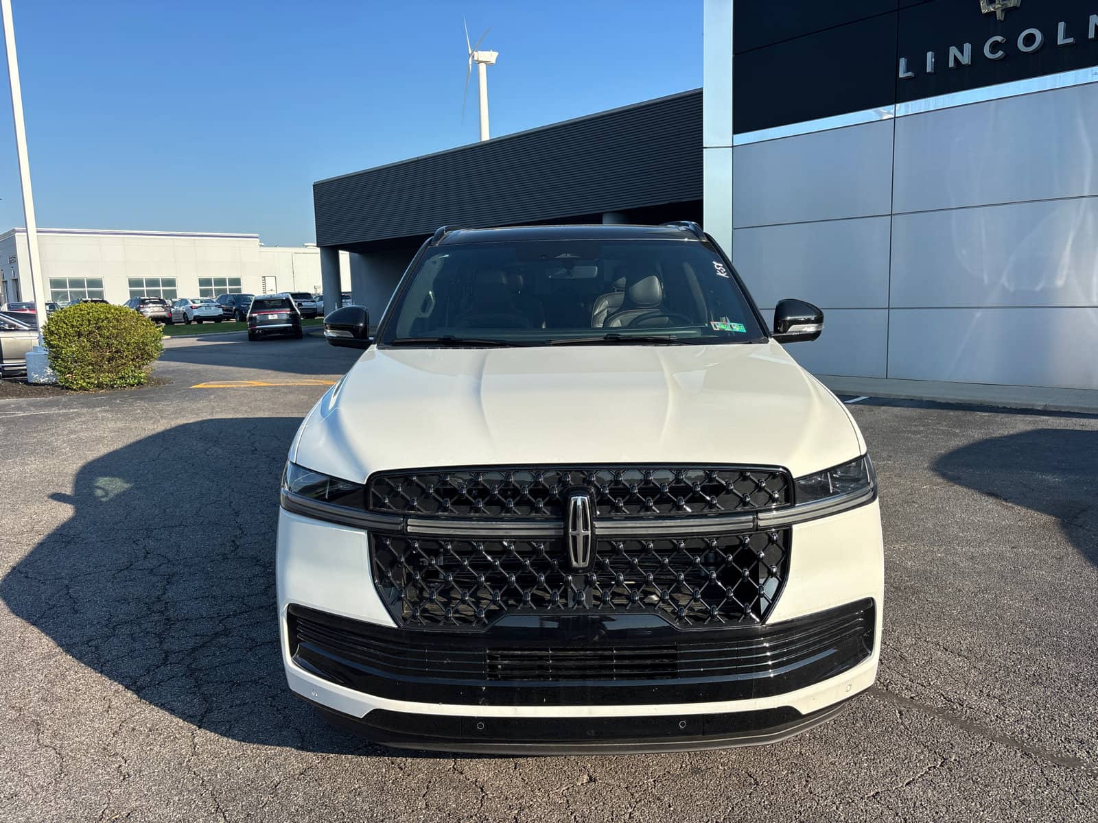 2026 Lincoln Navigator - Image 2