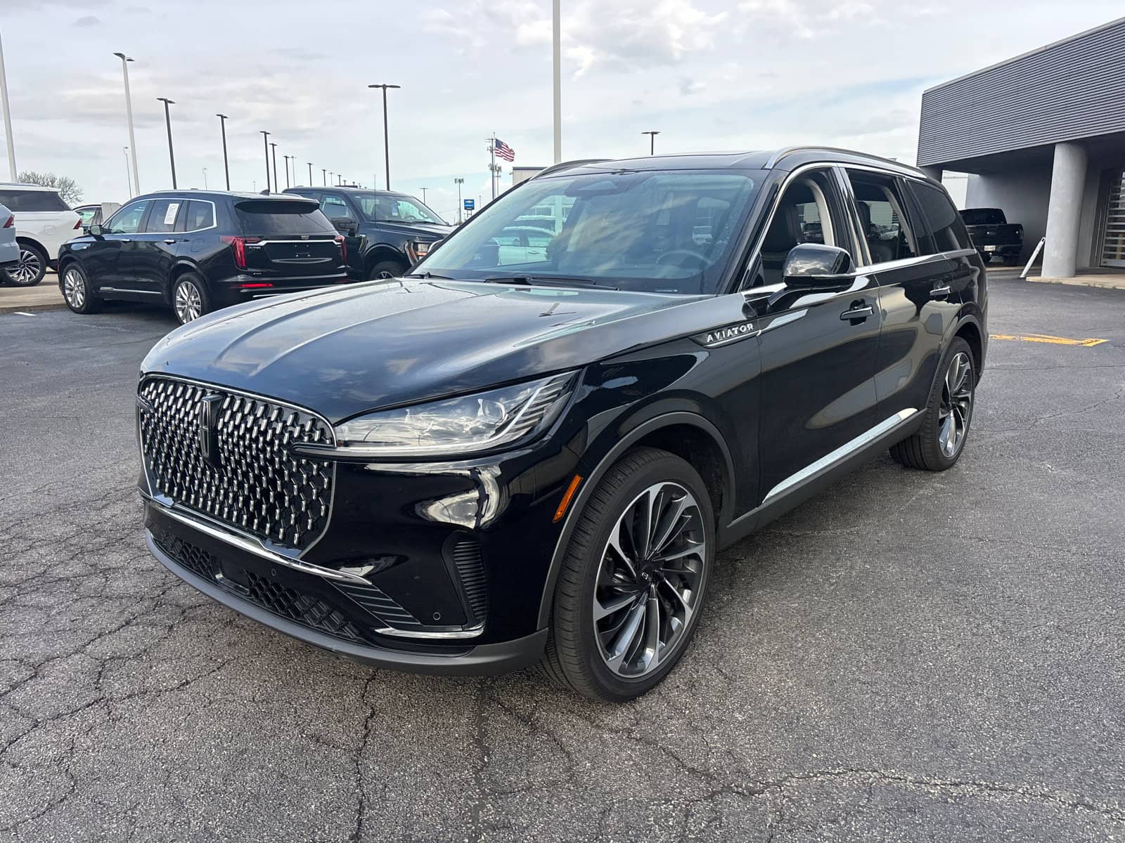 2026 Lincoln Aviator - Image 3
