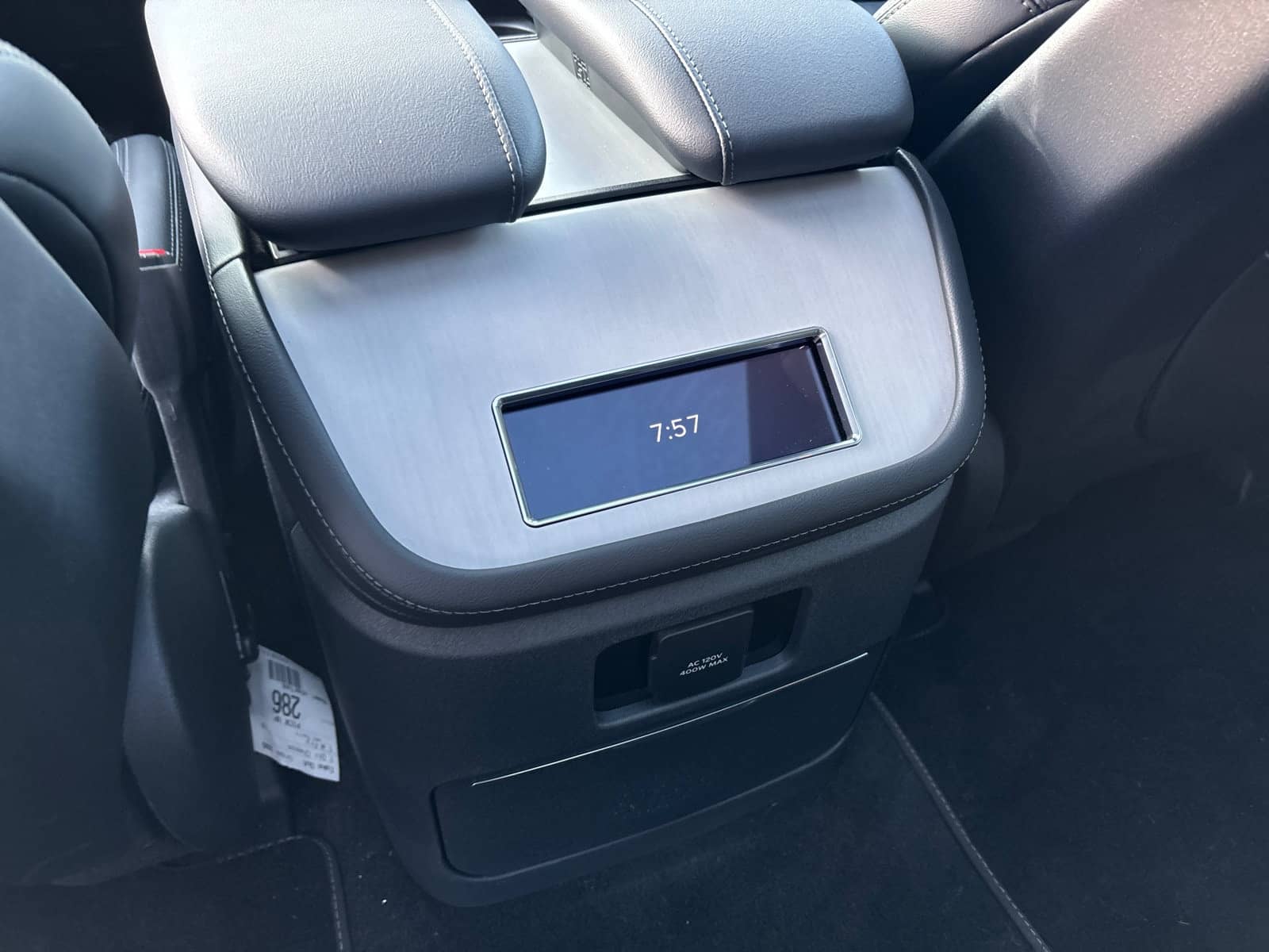 2026 Lincoln Navigator - Image 32