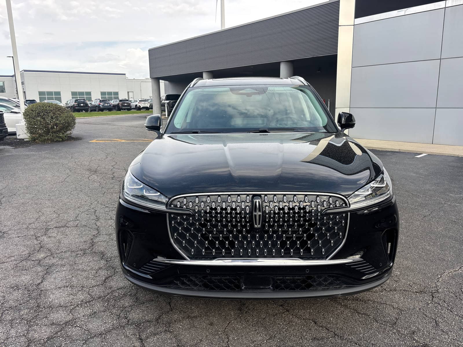2026 Lincoln Aviator - Image 2