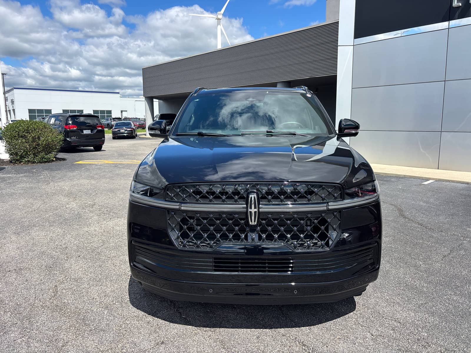 2026 Lincoln Navigator - Image 2