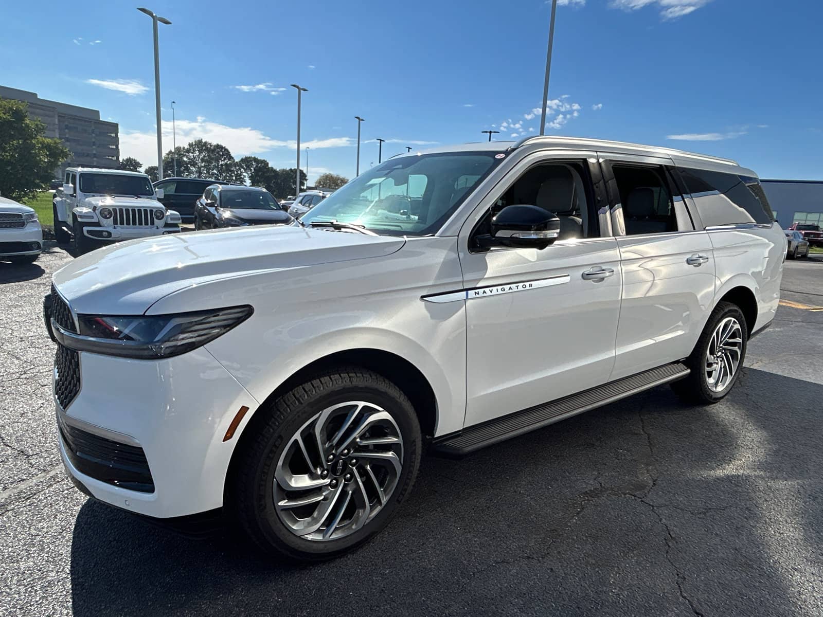2026 Lincoln Navigator - Image 3
