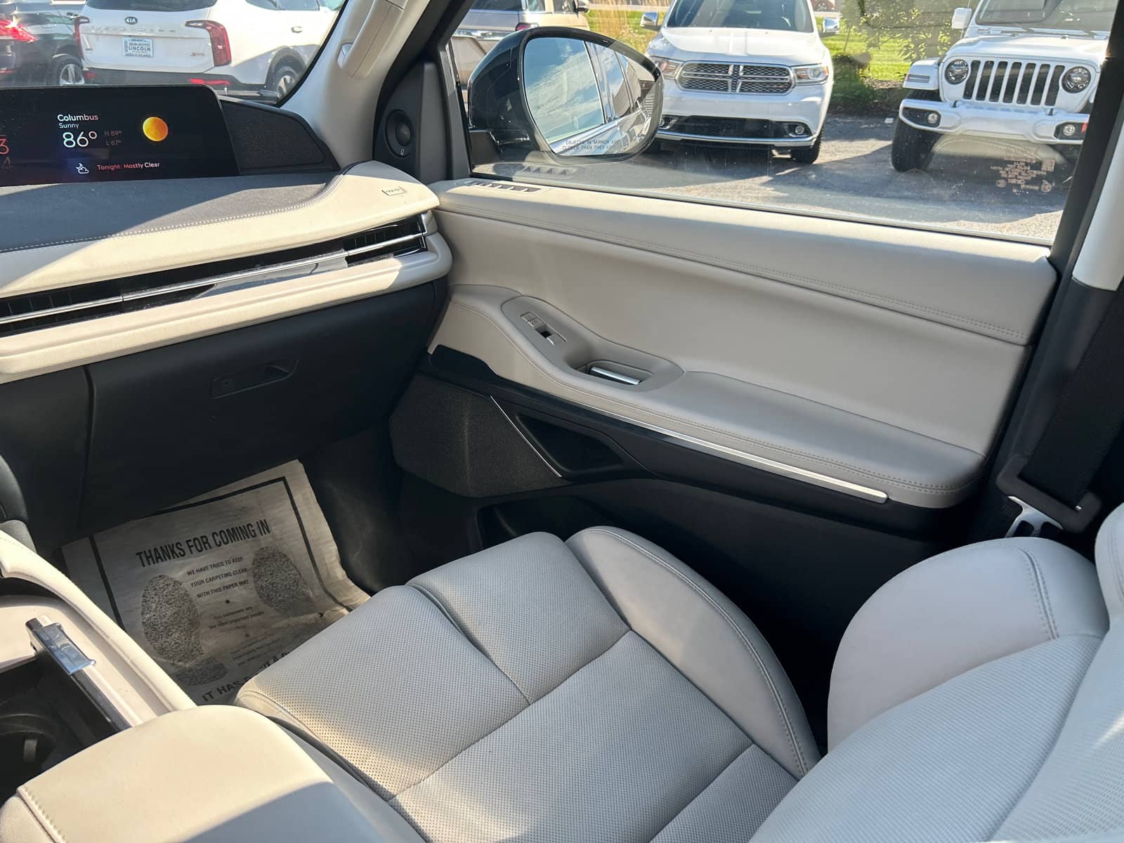 2026 Lincoln Navigator - Image 34
