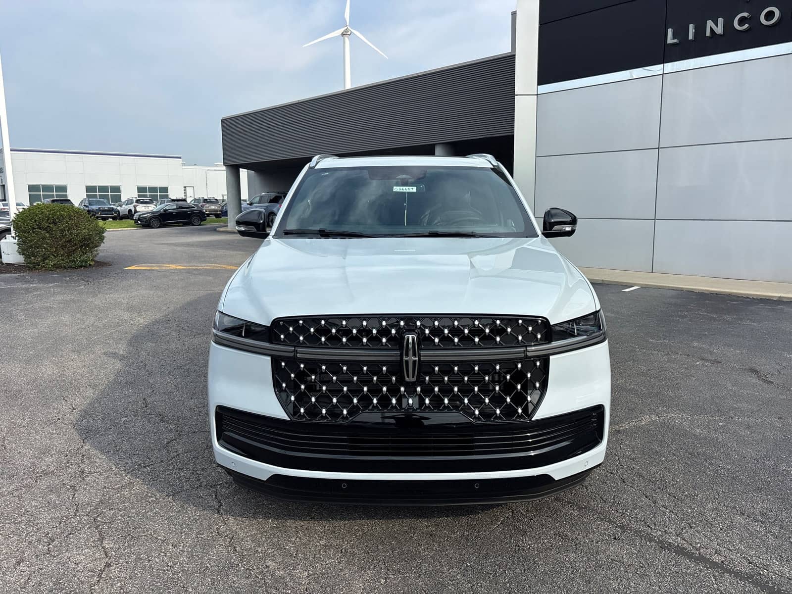 2026 Lincoln Navigator - Image 2