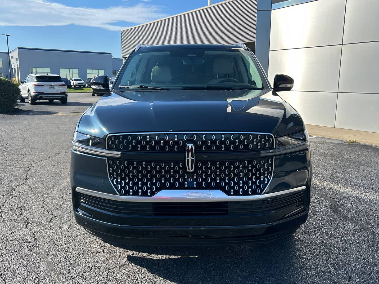 2026 Lincoln Navigator - Image 2