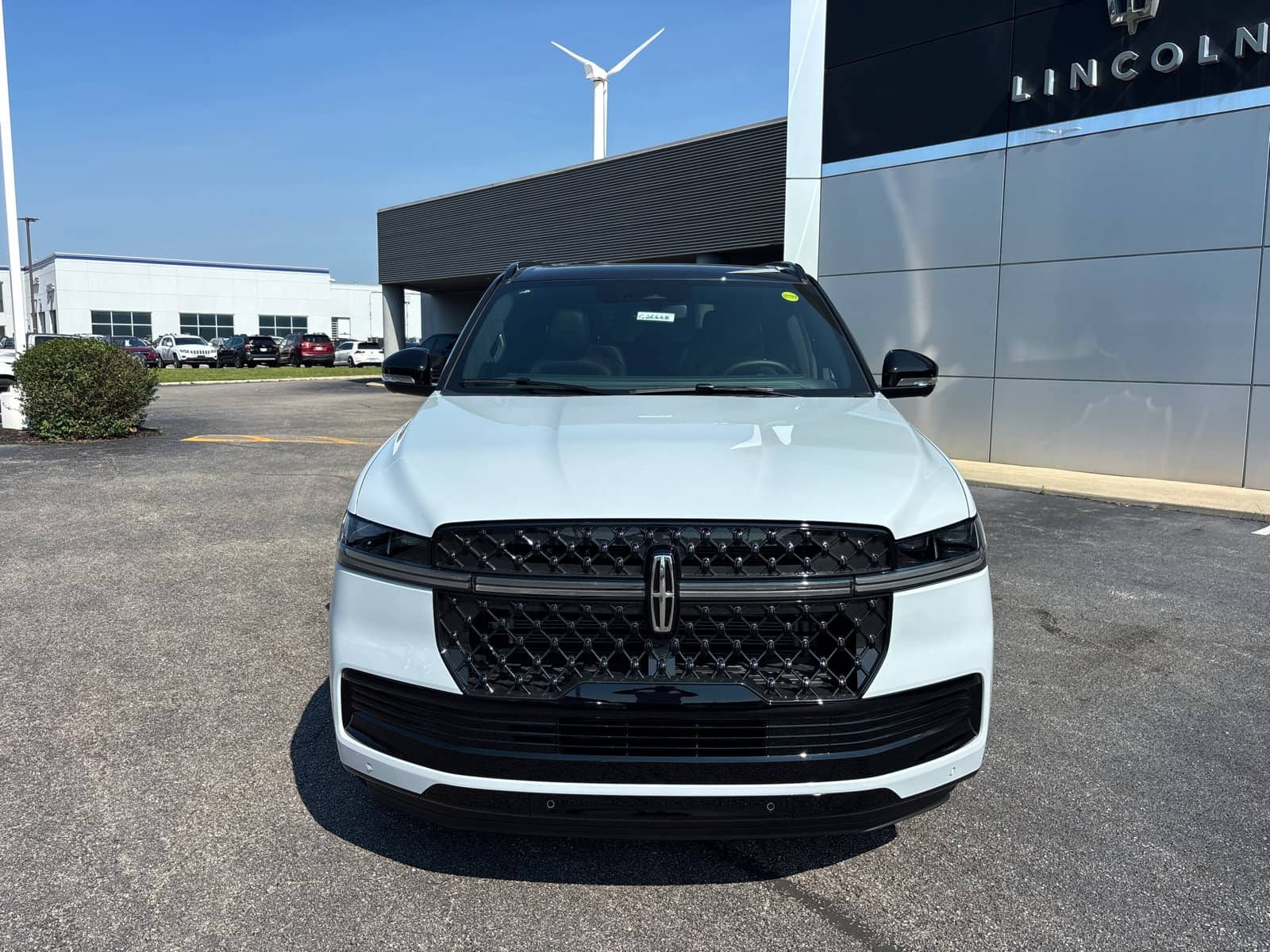 2026 Lincoln Navigator - Image 2