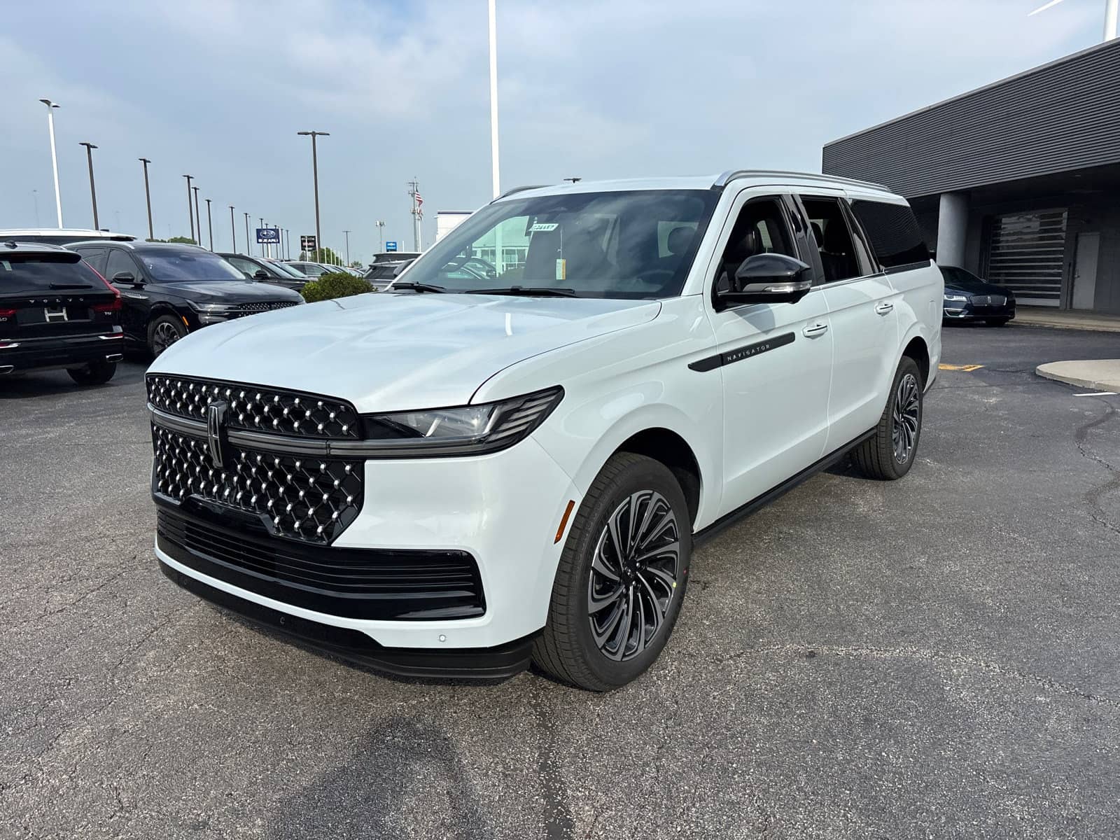 2026 Lincoln Navigator - Image 3