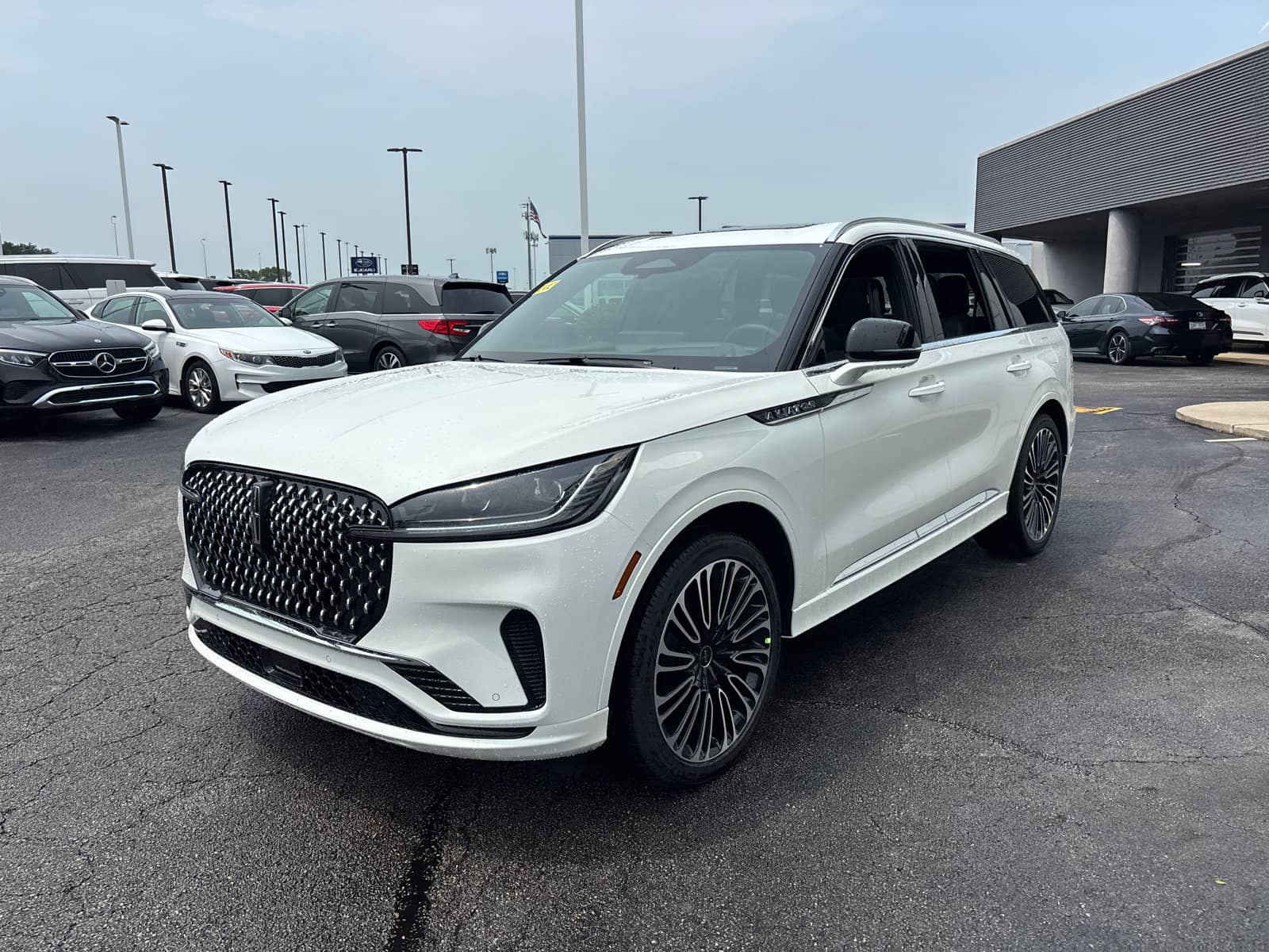 2026 Lincoln Aviator - Image 3