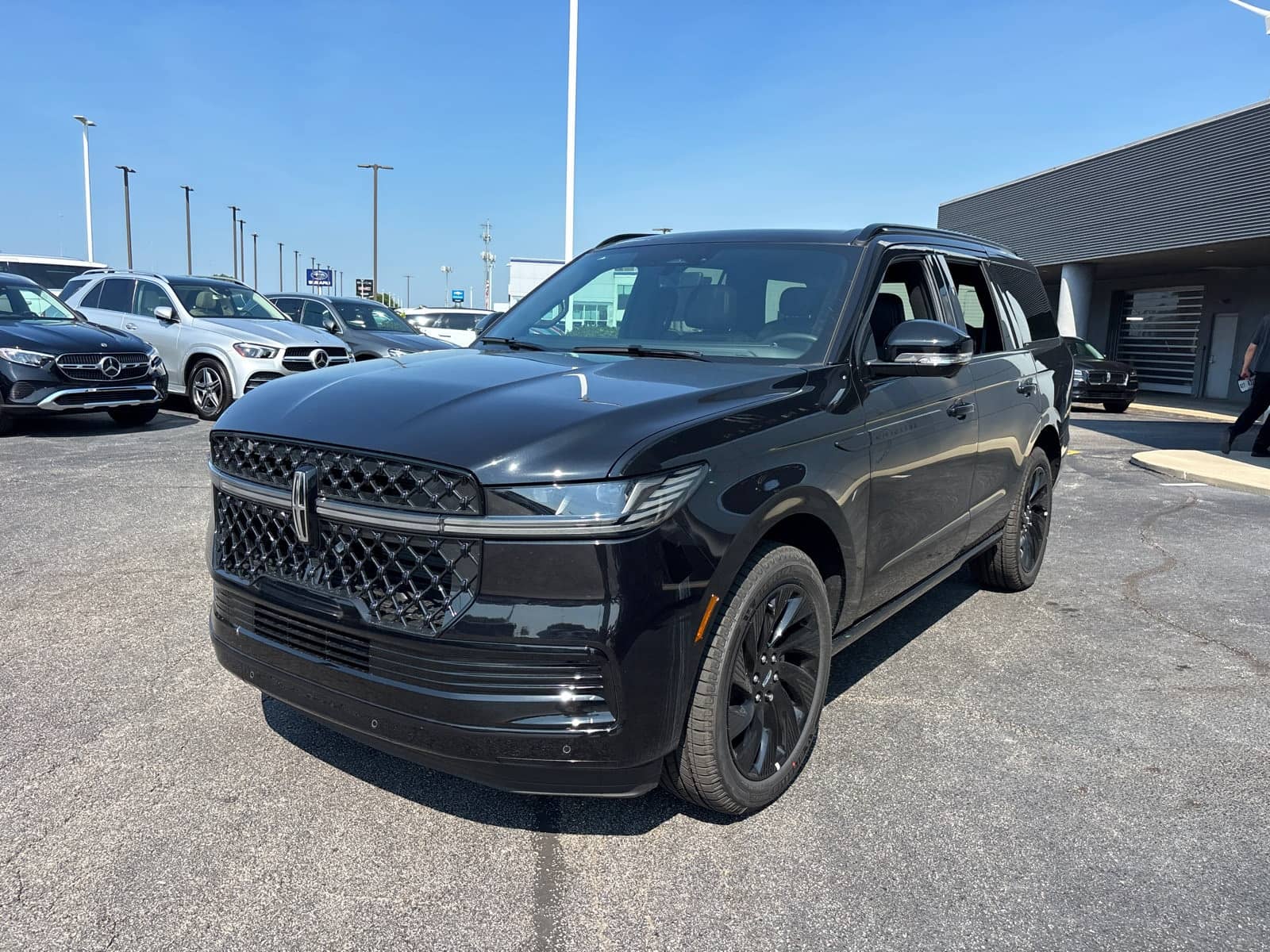 2026 Lincoln Navigator - Image 3