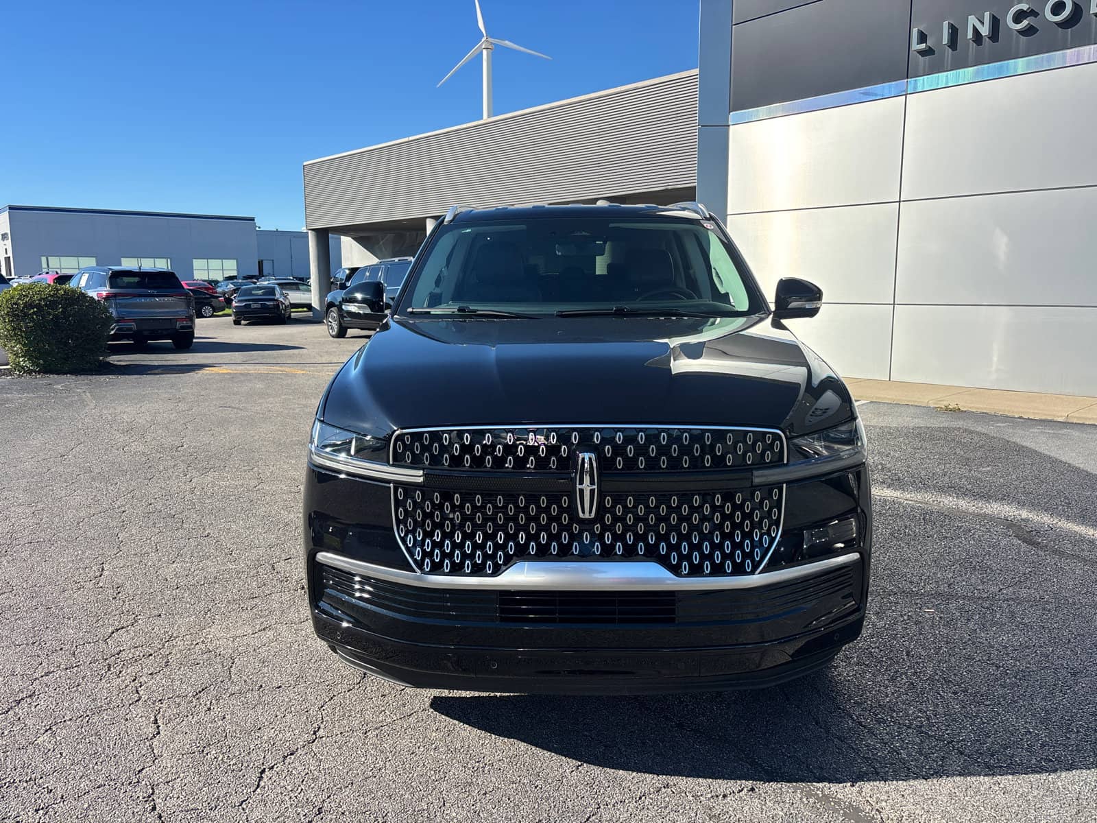 2026 Lincoln Navigator - Image 2