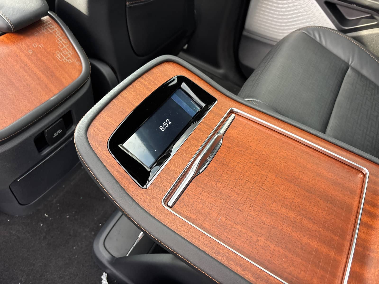 2026 Lincoln Navigator - Image 32