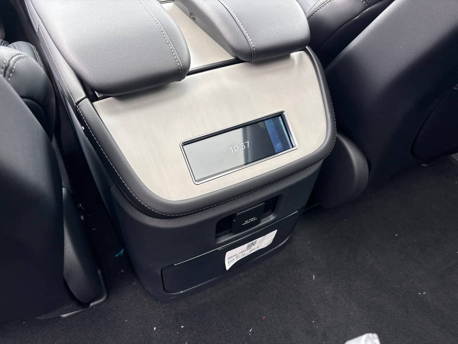 2026 Lincoln Navigator - Image 32