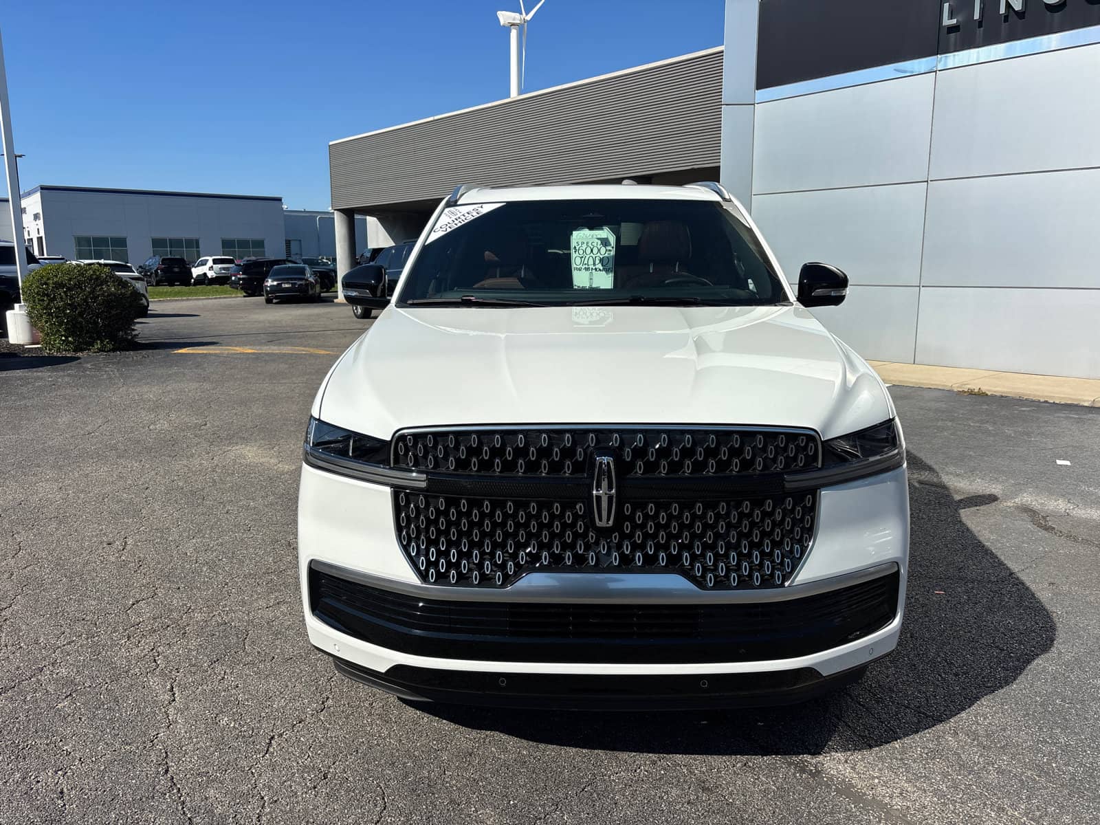 2026 Lincoln Navigator - Image 2