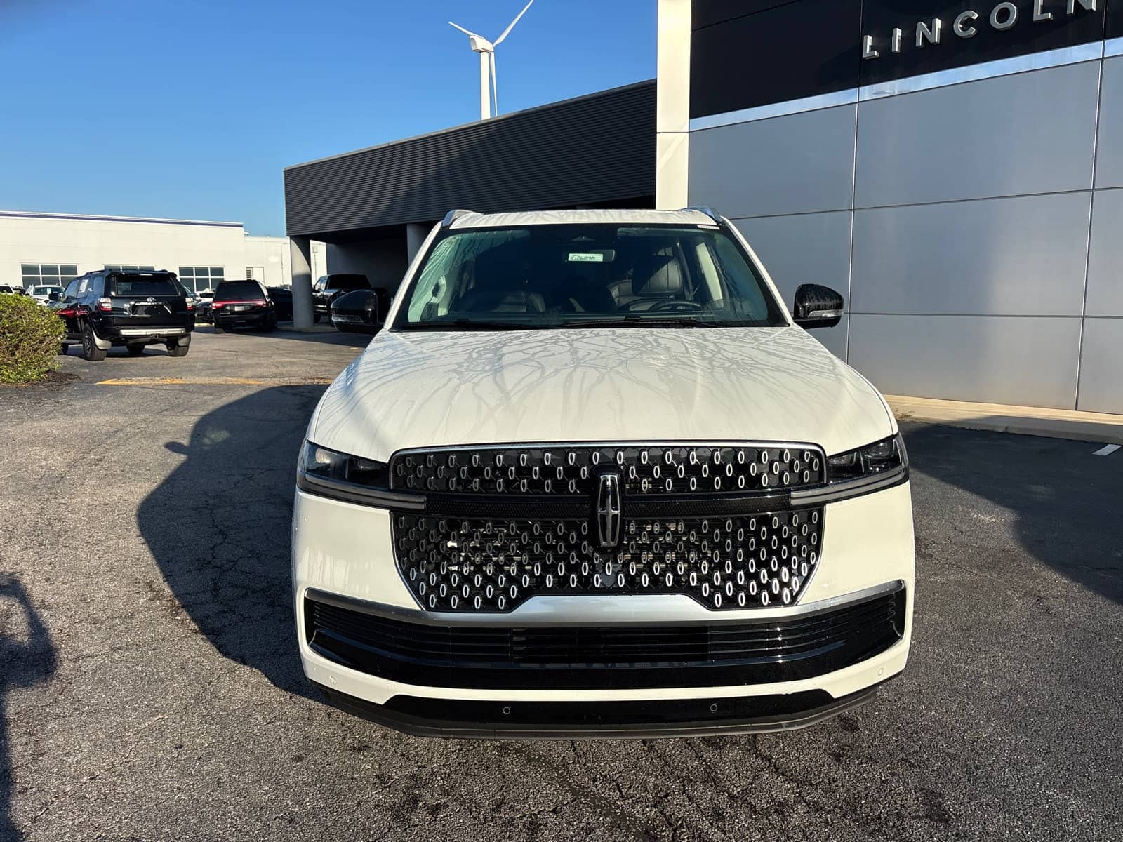 2026 Lincoln Navigator - Image 2