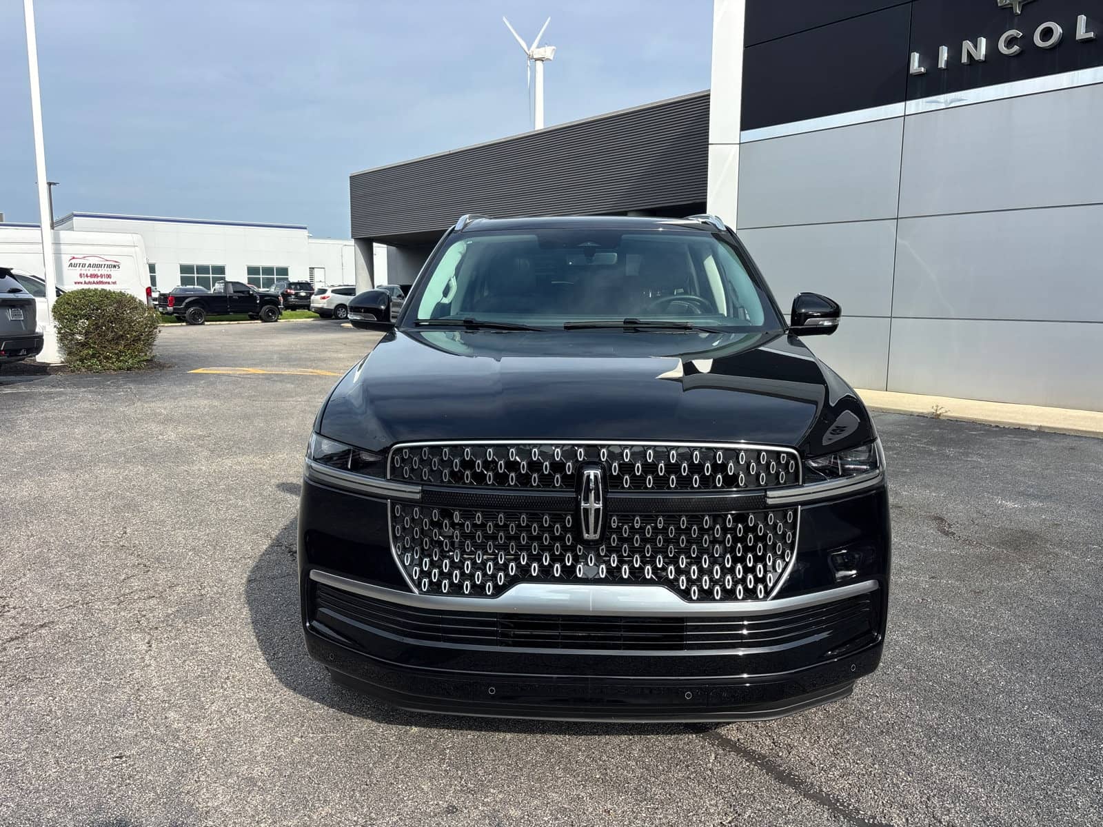 2026 Lincoln Navigator - Image 2