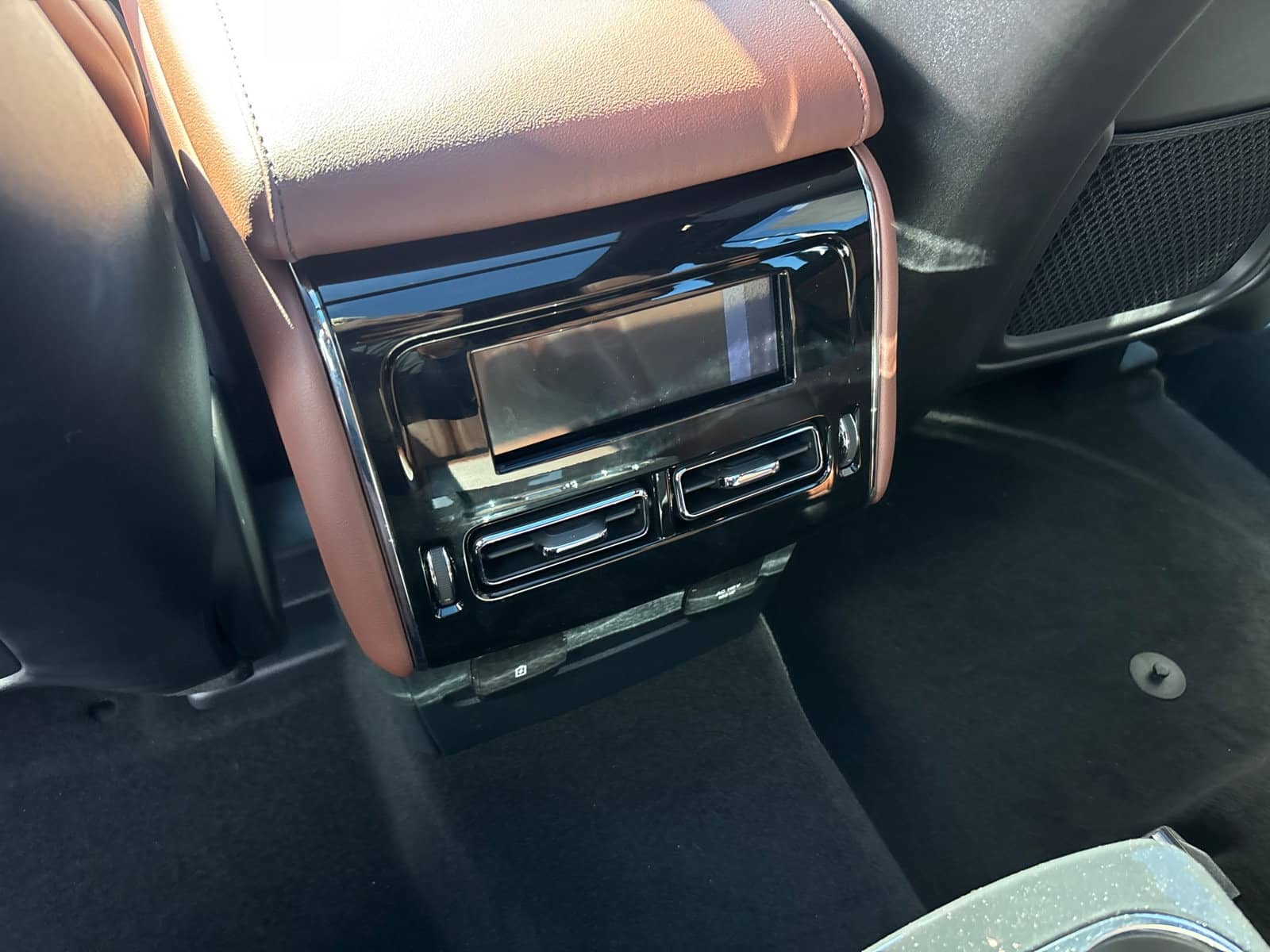 2026 Lincoln Aviator - Image 31