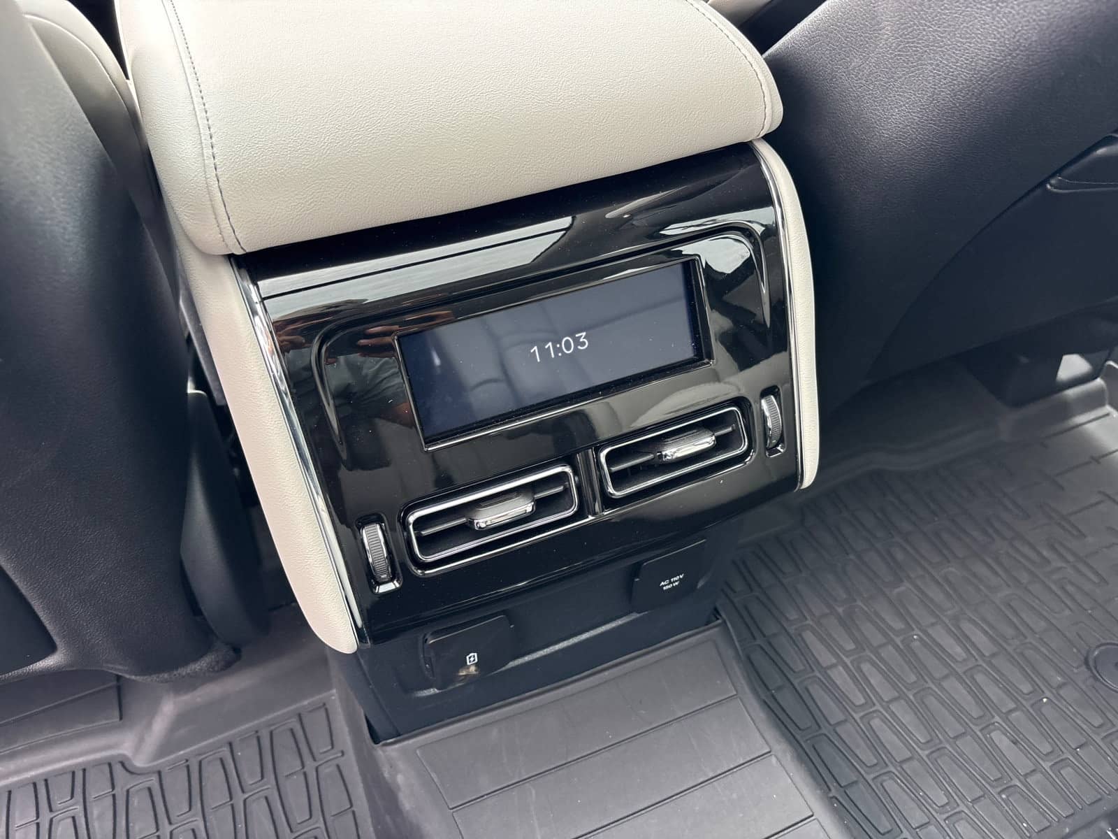 2026 Lincoln Aviator - Image 32