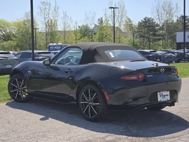 2026 Mazda MX-5 Miata - Image 2