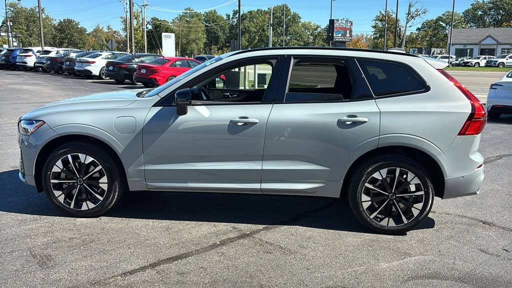 2027 Volvo XC60 - Image 3