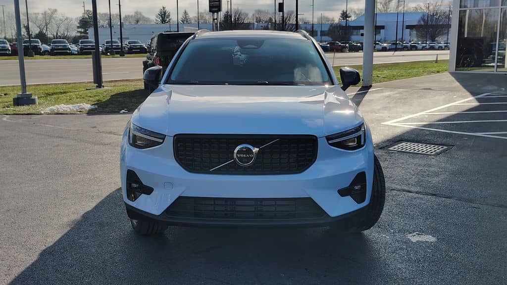 2026 Volvo XC40 - Image 30