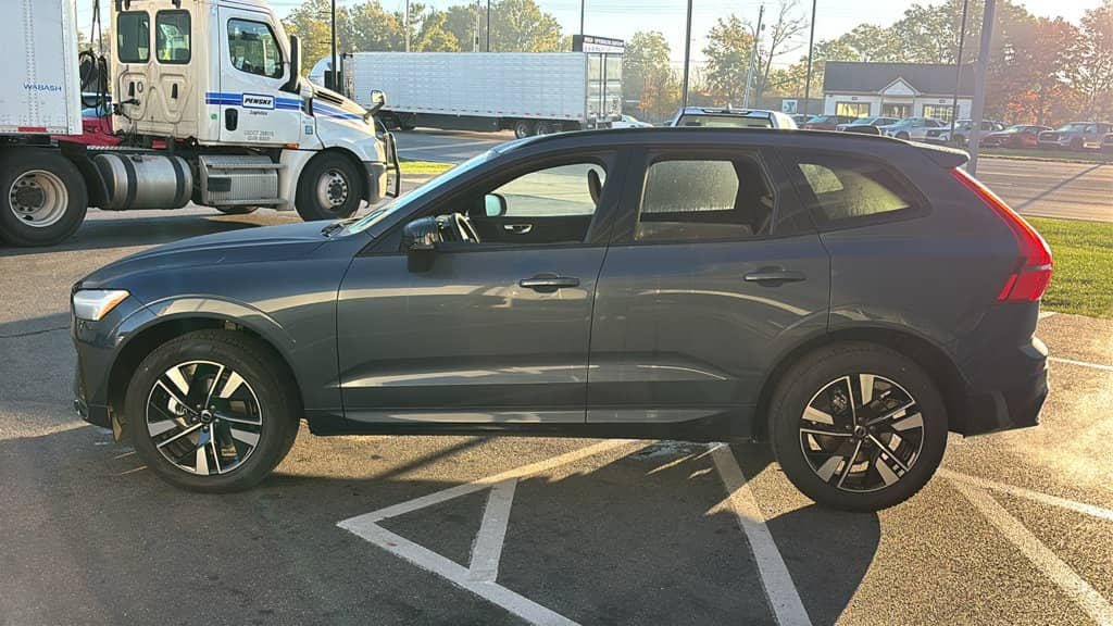 2027 Volvo XC60 - Image 3