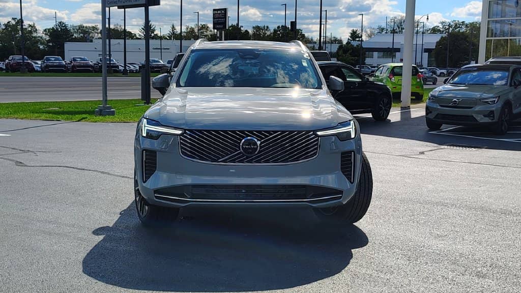 2026 Volvo XC90 - Image 34