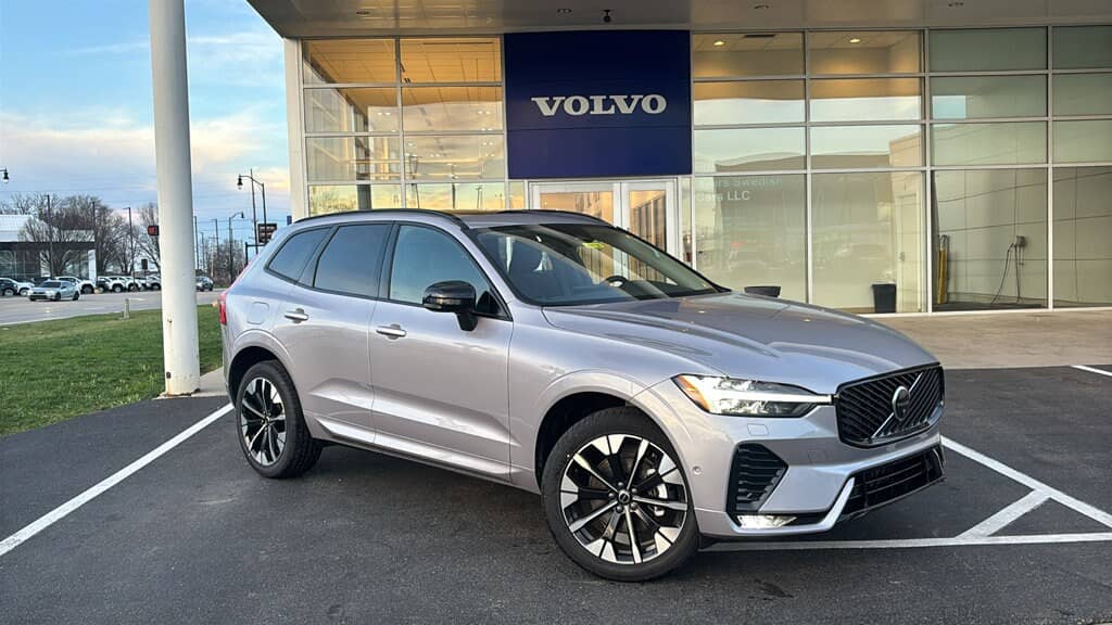 2026 Volvo XC60 - Image 2
