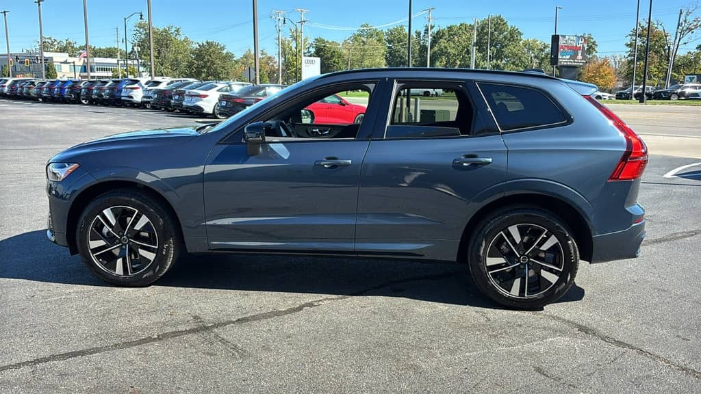 2027 Volvo XC60 - Image 3