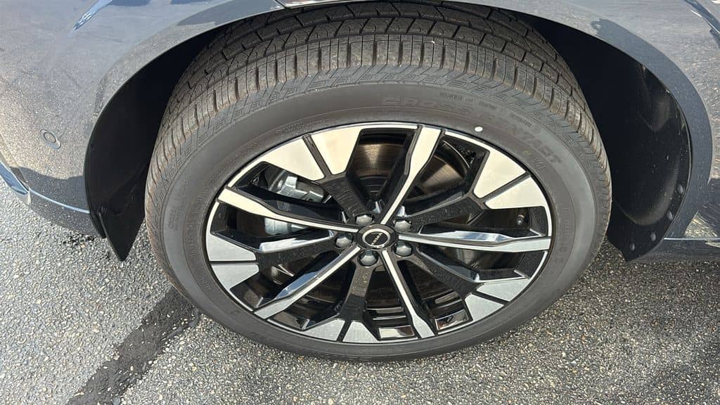 2026 Volvo XC60 - Image 31