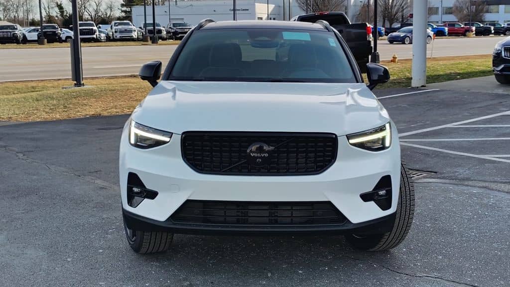 2026 Volvo XC40 - Image 31