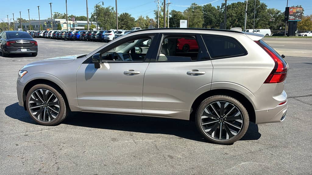 2027 Volvo XC60 - Image 3