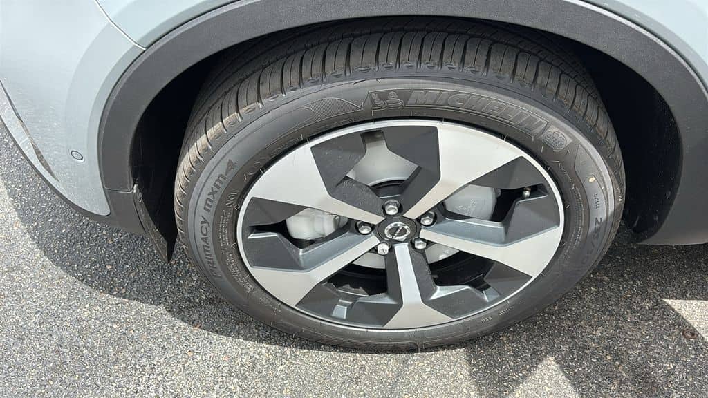 2026 Volvo XC40 - Image 32