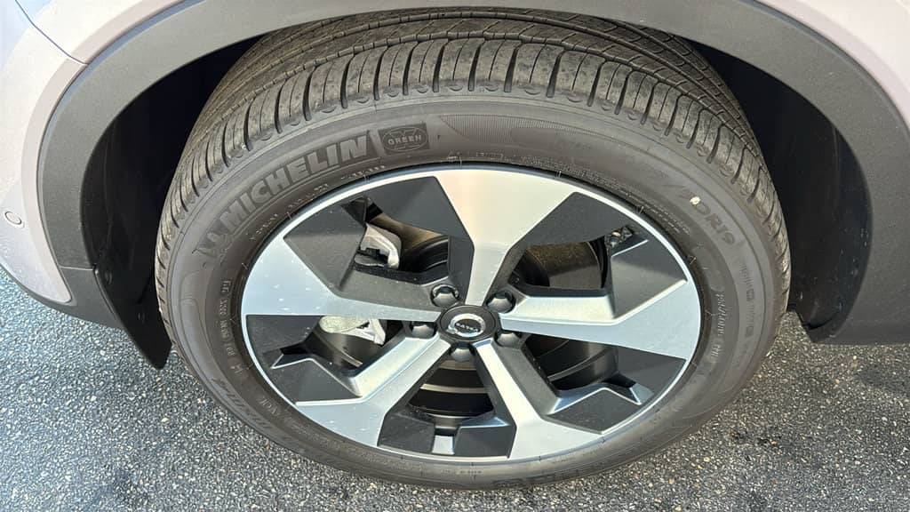 2026 Volvo XC40 - Image 33