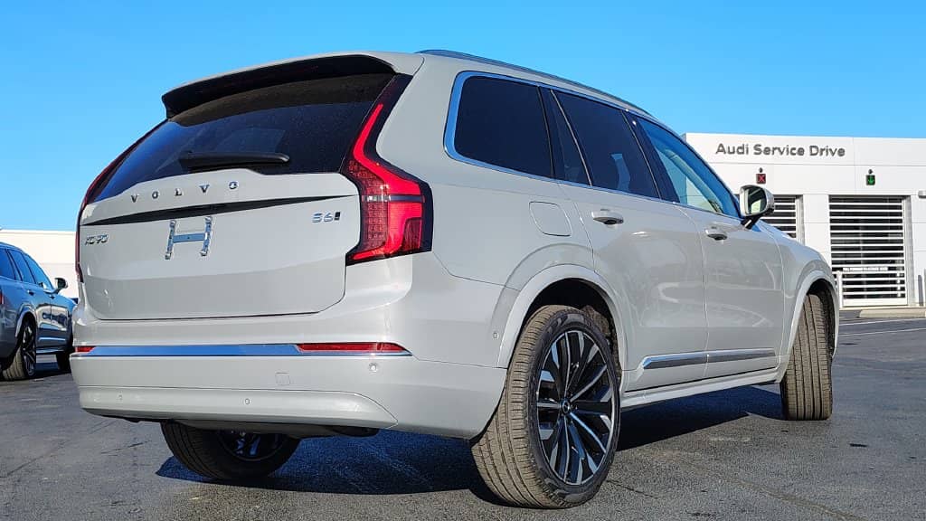 2026 Volvo XC90 - Image 3