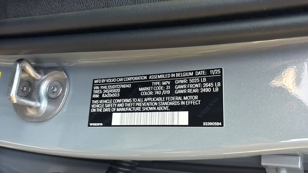 2026 Volvo XC40 - Image 34