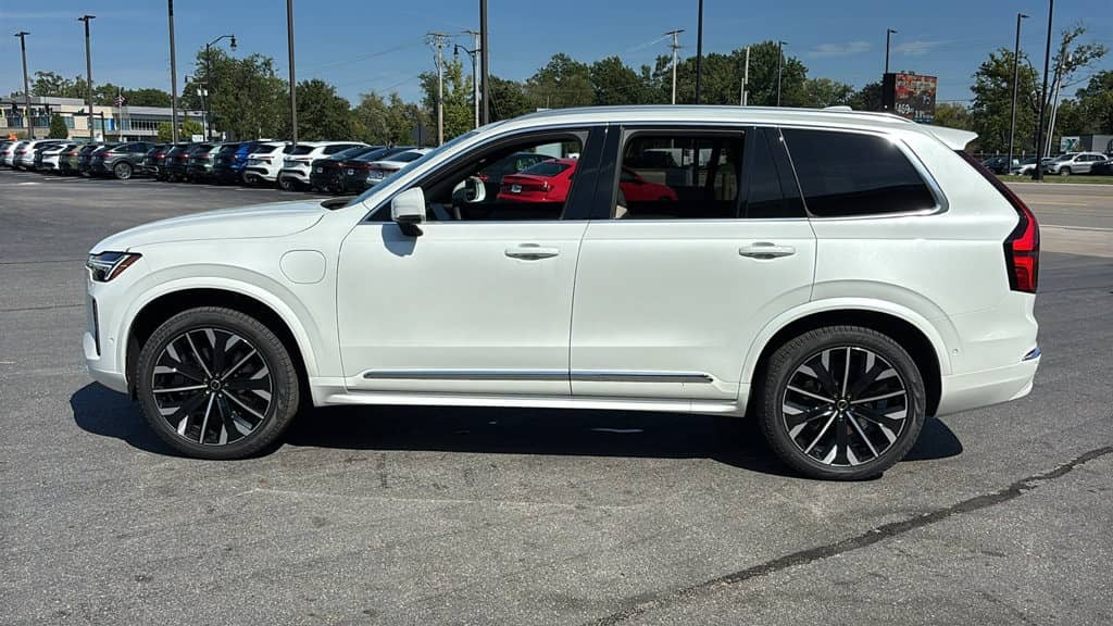 2026 Volvo XC90 - Image 3
