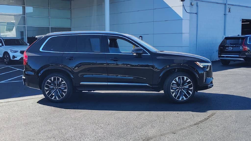 2026 Volvo XC90 - Image 2