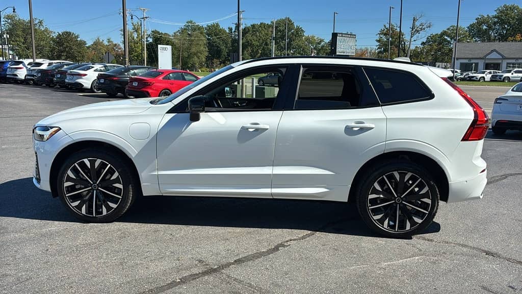 2027 Volvo XC60 - Image 3