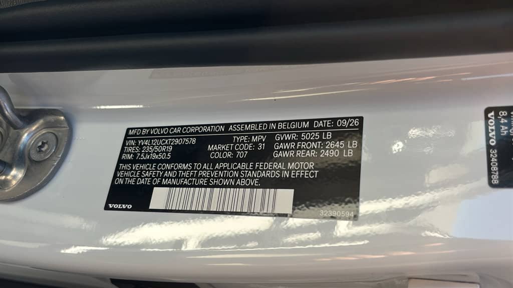 2026 Volvo XC40 - Image 30