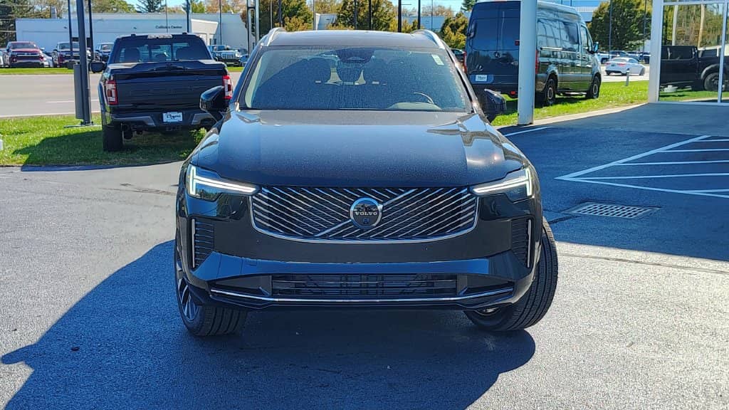 2026 Volvo XC90 - Image 38