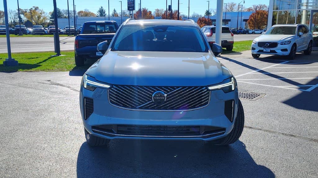 2026 Volvo XC90 - Image 38