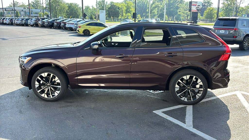 2026 Volvo XC60 - Image 3